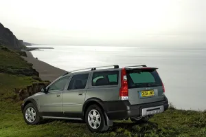 2005 Prints: 2005 Volvo XC70