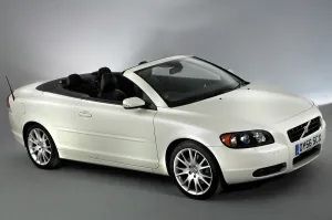Three Quarters Prints: 2006 Volvo C70 Convertible