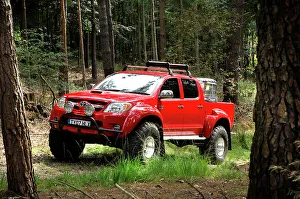 Invincible Prints: 2007 Toyota HiLux Arctic Explorer