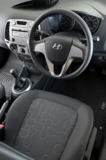 Hatch Prints: 2009 Hyundai i20 interior