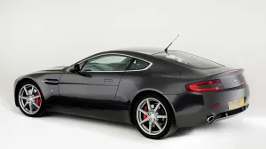 V8 Vantage Prints: 2011 Aston Martin V8 Vantage