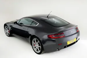 Supercar Prints: 2011 Aston Martin V8 Vantage