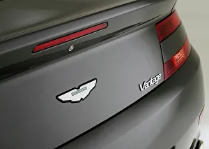 Supercar Prints: 2011 Aston Martin V8 Vantage