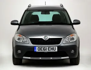Scout Prints: 2011 Skoda Roomster Scout