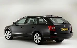 Skoda Prints: 2011 Skoda Superb Tsi