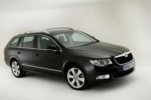 Skoda Prints: 2011 Skoda Superb Tsi