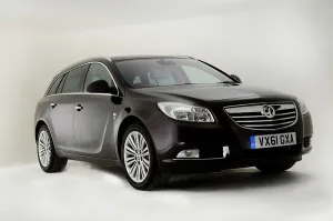 Vauxhall Prints: 2011 Vauxhall Insignia SE estate