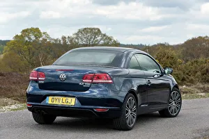 Volkswagen Prints: 2011 Volkswagen EOS 2.0 Tdi