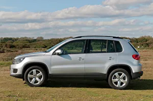 Four Wheel Drive Prints: 2011 Volkswagen Tiguans 2.0 Tdi