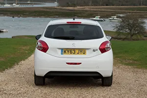 Peugeot Prints: 2014 Peugeot 208 Hdi
