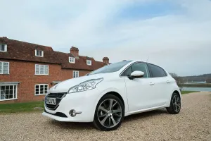Peugeot Prints: 2014 Peugeot 208 Hdi