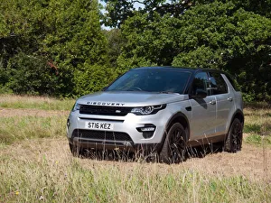 Landrover Prints: 2016 Land Rover Discovery. Creator: Unknown
