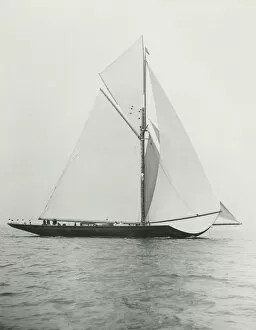 Britannia Collection: The 221 ton gaff-rigged cutter Britannia sailing under spinnaker
