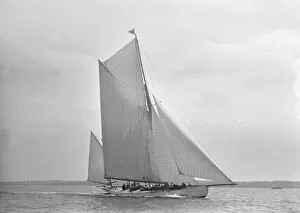 Close Hauled Collection: The 30 ton yawl Palmosa under sail, 1911. Creator: Kirk & Sons of Cowes
