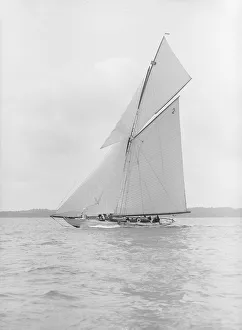 Watson Prints: The 40-rater cutter Carina sailing close-hauled, 1913. Creator: Kirk & Sons of Cowes