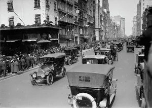 Fifth Avenue Prints: 5th Ave. Easter, 13, 1913. Creator: Bain News Service