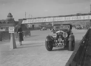 Junior Car Club Prints: 6. 5 litre Bentley saloon competing in the JCC Rally