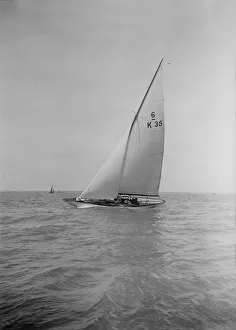 William Fife Prints: The 6 Metre Bathsheba, 1933. Creator: Kirk & Sons of Cowes