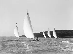 Stella Gallery: The 6 Metre class Bubble, Wambat, Lanka, Stella and Vanda racing on the Solent