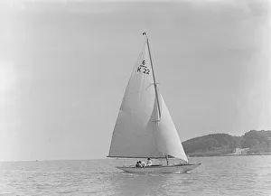 The 6 Metre class Maid Marion (K22) sailing close-hauled, 1921