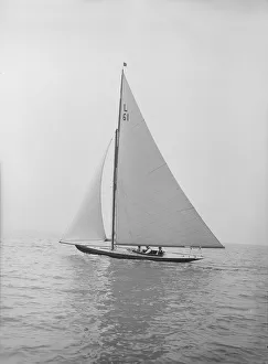 The 6 Metre class Nurdug III sailing upwind, 1913. Creator: Kirk & Sons of Cowes