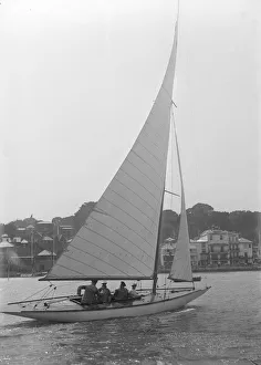 Lee Quarter Prints: The 6 Metre class sailing yacht Jean, 1922. Creator: Kirk & Sons of Cowes