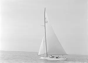 Lee Quarter Prints: The 6 Metre Jeanie, 1921. Creator: Kirk & Sons of Cowes