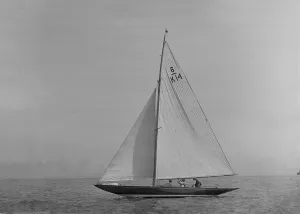 Sloop Prints: The 6 Metre sailing yacht Margaret (K14) sailing close-hauled, 1921. Creator