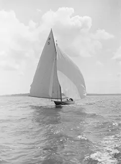 Sloop Prints: The 7 Metre class Endrick, 1912. Creator: Kirk & Sons of Cowes