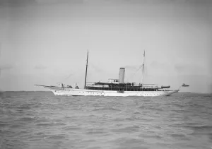 Maria Gallery: The 700 ton steam yacht Rovenska, 1911. Creator: Kirk & Sons of Cowes