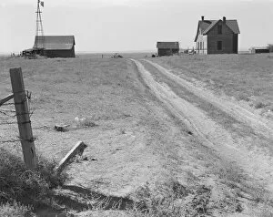 Windmill Gallery: Abandoned farmhouse in Columbia Basin, one mile east of Quincy, Grant County, Washington, 1939