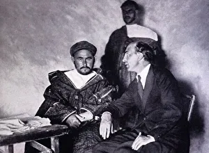 Luis Prints: Abd-el-Krim (1882-1963) with the journalist Luis Oteyza in August 1922, organized