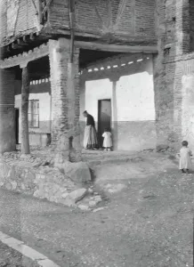 Acoma, New Mexico area views, between 1899 and 1928. Creator: Arnold Genthe
