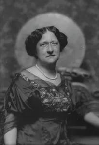 Astrologer Prints: Adams, Evangeline S. portrait photograph, 1912 Apr. 29. Creator: Arnold Genthe