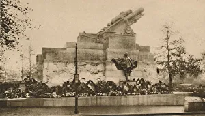 Pearson Prints: An Addition To Londons Monuments: The Royal Regiment of Artillery Memorial, c1935