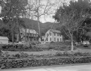Administration building, Hot Springs federal shelter, California, 1936. Creator: Dorothea Lange