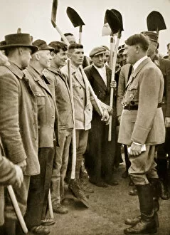 Construction Worker Gallery: Adolf Hitler chatting to road workers, 1936