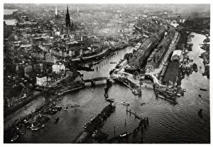 Images Dated 25th November 2009: Aerial view of Hamburg harbour, Germany, from a Zeppelin, c1931 (1933)