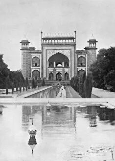 Plate Ltd Gallery: Agra. The Gateway of the Taj Mahal, c1910. Creator: Unknown