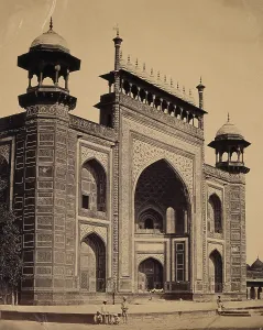 Cupola Prints: Agra, India: a large ornate building, c1858. Creator: Felice Beato