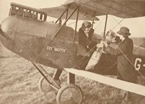 Air Travel Gallery: By Air to the Golf Links in a Little 27-60 HP Moth Light Plane, 1927