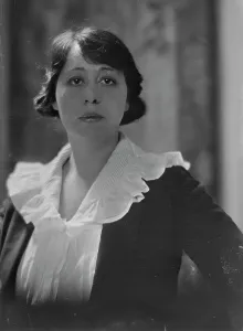 Intelligence Prints: Akins, Zoe¨, Miss, portrait photograph, between 1914 and 1924. Creator: Arnold Genthe