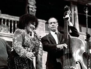 Dame Cleo Gallery: Alec Dankworth and Cleo Laine, The Globe, London, 2000. Artist: Brian O Connor