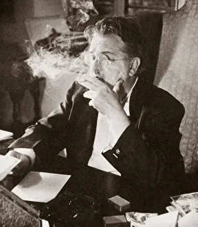 Alexander Woollcott, American critic, raconteur, and radio presenter, early 1930s