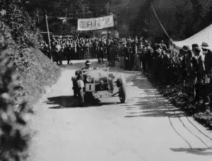 Amateur Prints: Alfa Romeo competing in the Shelsley Walsh Amateur Hillclimb, Worcestershire, 1929