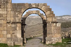 Centre Gallery: Algeria, Djemila, N. Forum arches