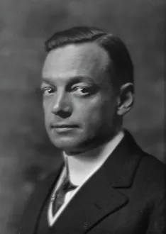Starched Collar Prints: Allan, Mr. portrait photograph, 1914. Creator: Arnold Genthe