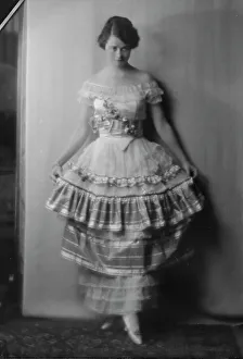 Photography Studio Prints: Allen, Jean, Miss, portrait photograph, ca. 1914. Creator: Arnold Genthe
