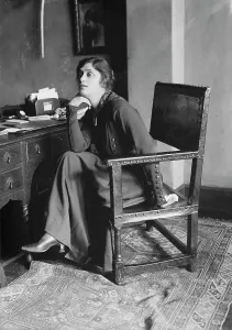 Gluck Alma Prints: Alma Gluck, 1917. Creator: Bain News Service