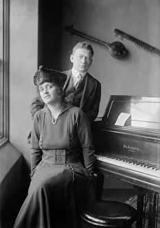 Gluck Alma Prints: Alma Gluck & Efrem Zimbalist, 1917. Creator: Bain News Service